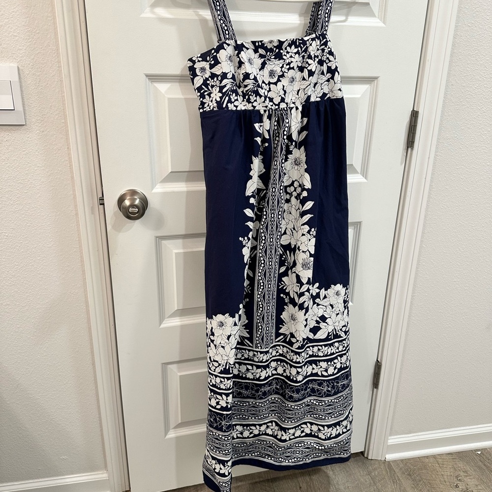 Elegant Navy and White Floral Maxi Dress size 4